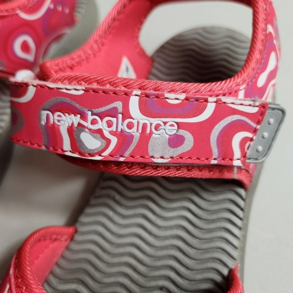New Balance |Girls 6/Womens 8| PinkAbstract Print Open Toe Water Sandals